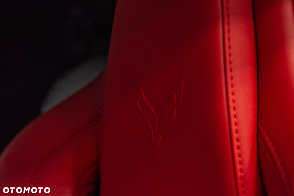 Chevrolet Corvette - 23