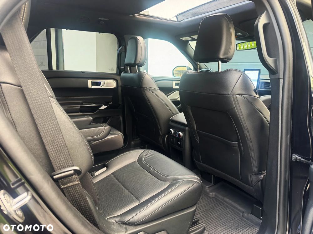 Ford Explorer 3.0 EcoBoost PHEV 4WD ST-Line - 32