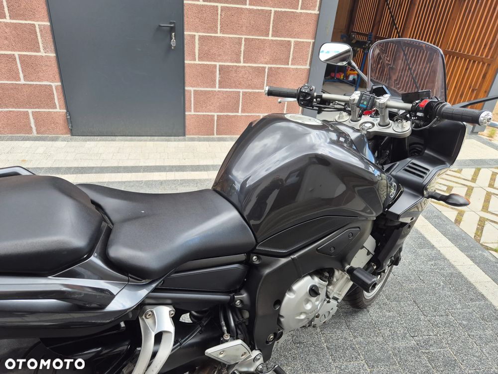 Yamaha FZ - 21