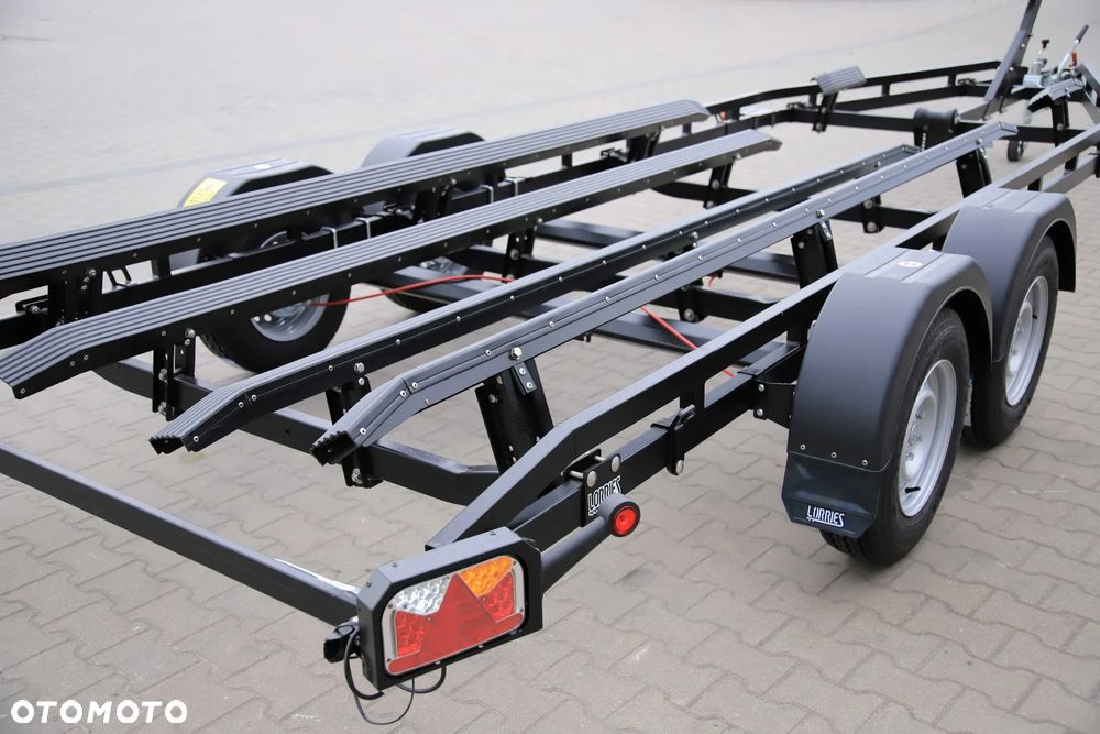 Lorries Przyczepa Podłodziowa PP25-8025 w Kolorze Czarnym Do Łodzi Max 7.8 M DMC 2700 kg Tylne Lampy LED - 11