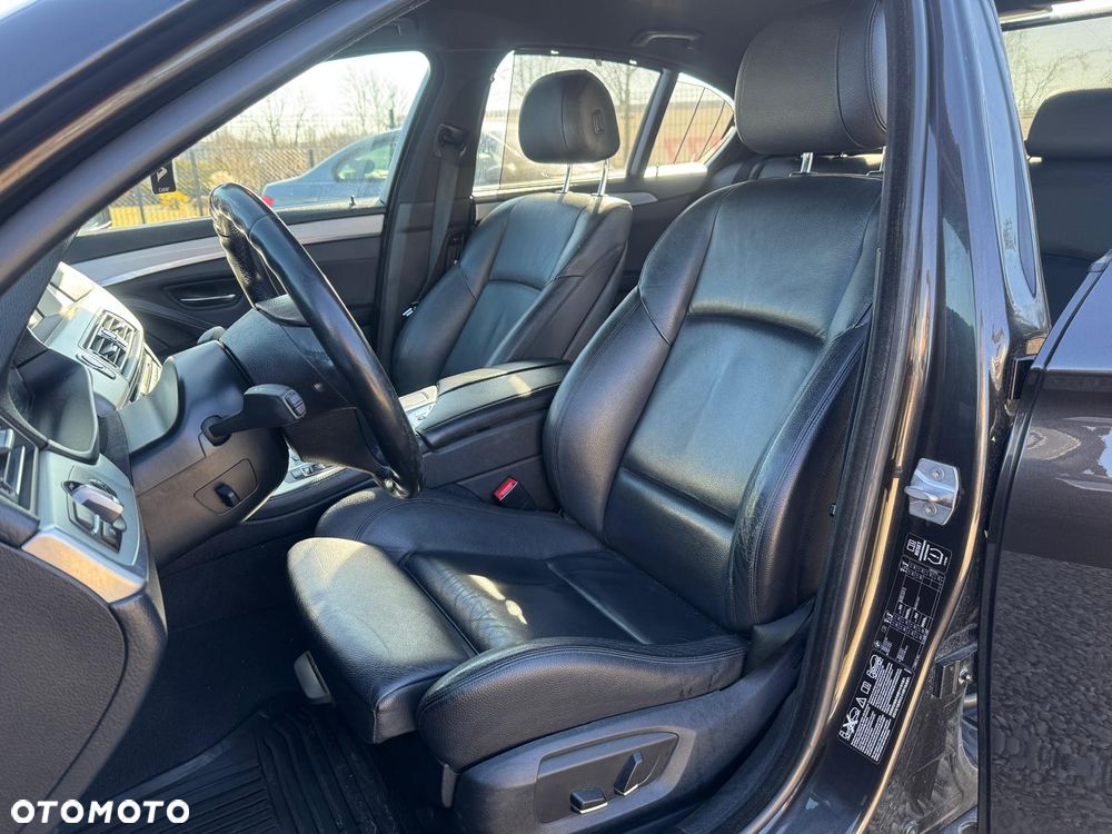 BMW Seria 5 530d xDrive - 13