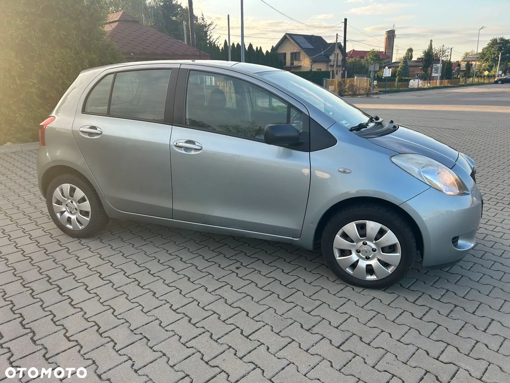 Toyota Yaris 1.3 VVT-i Sol - 5