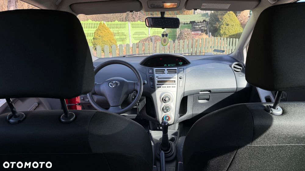 Toyota Yaris 1.3 Luna - 16