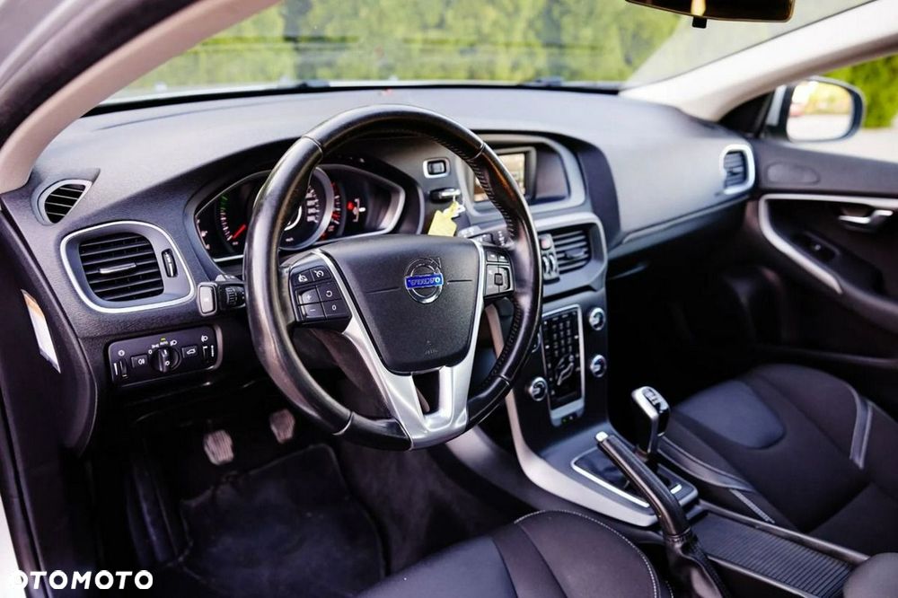 Volvo V40 D2 Kinetic - 13