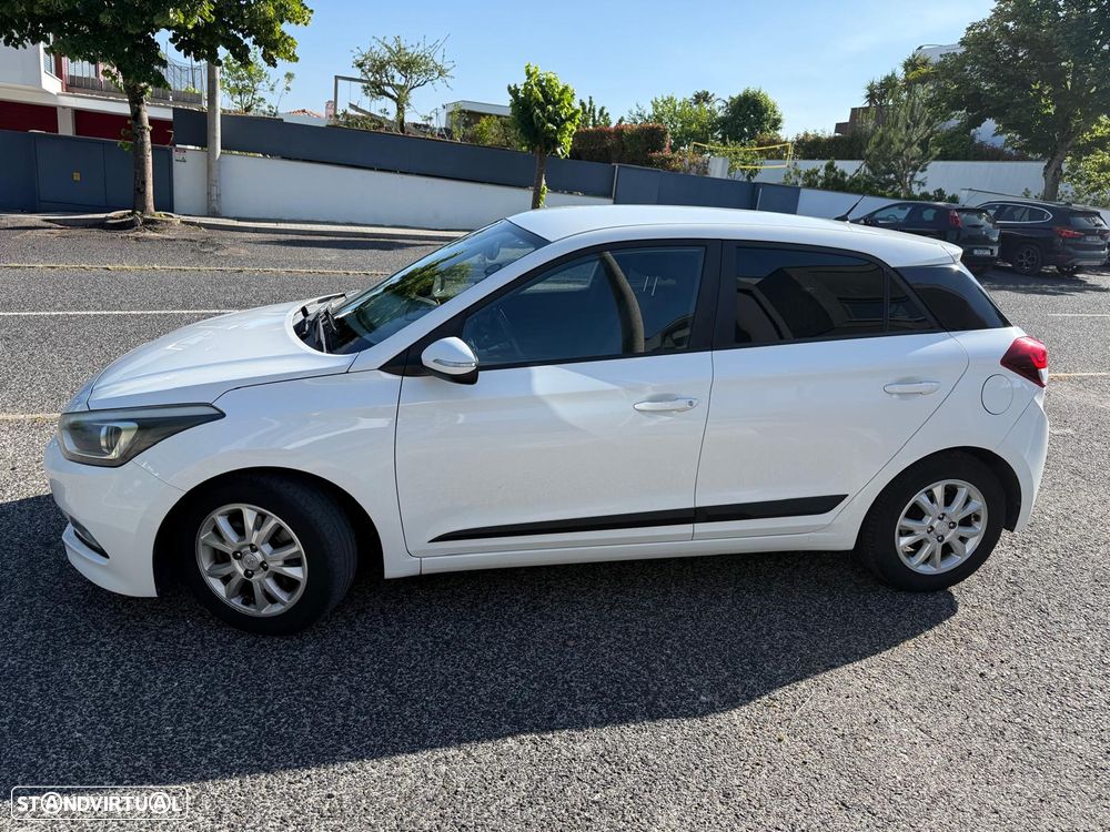 Hyundai i20 1.1 CRDi GO! - 14