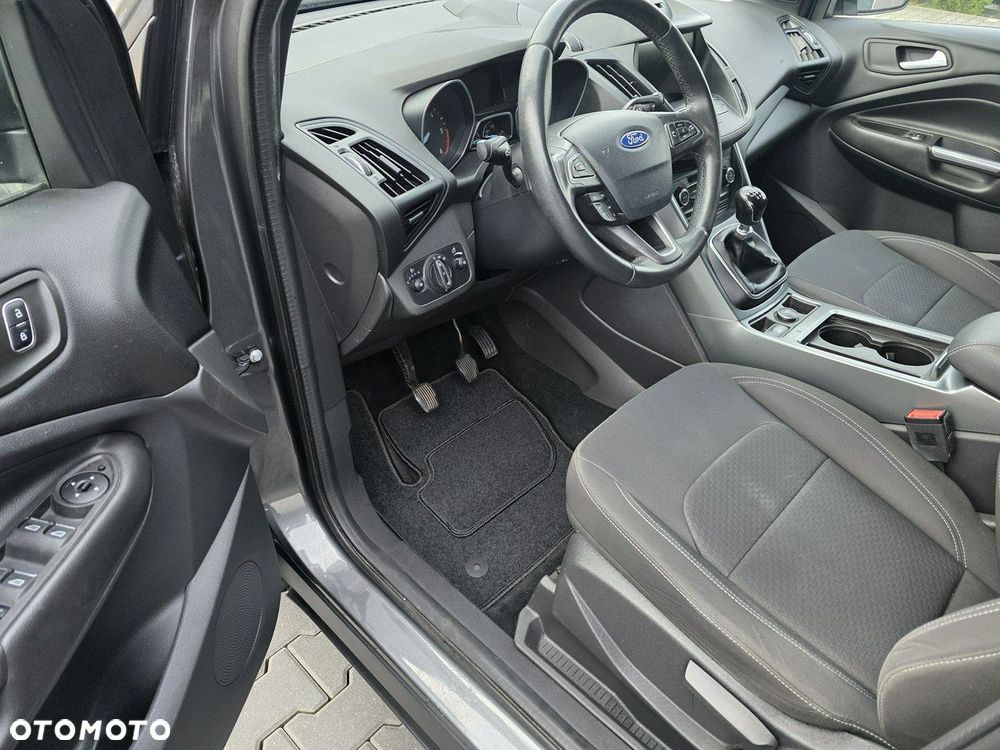 Ford Kuga - 10