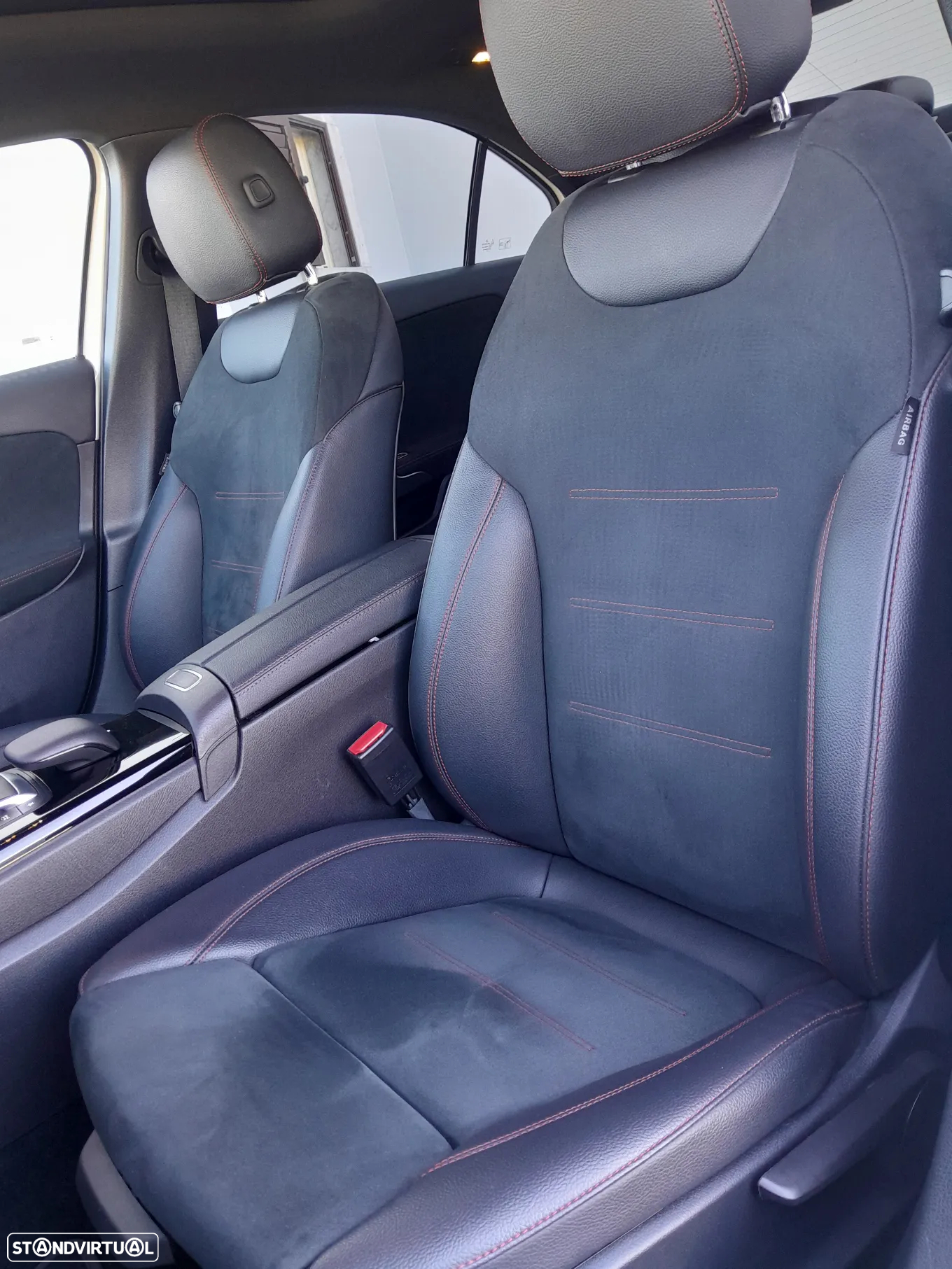 Mercedes-Benz A 250 Limousine e AMG Line - 50
