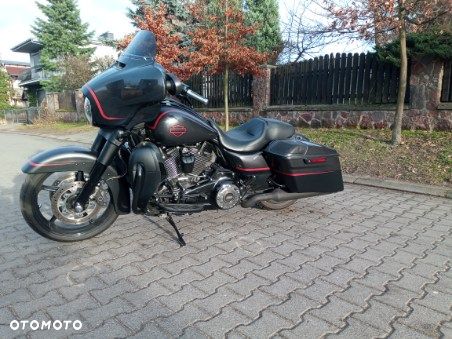 Harley-Davidson CVO Street Glide - 1