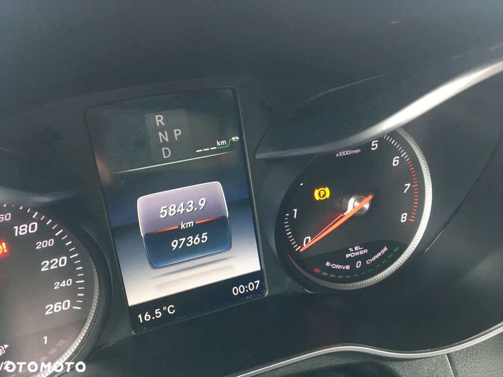 Mercedes-Benz GLC - 11