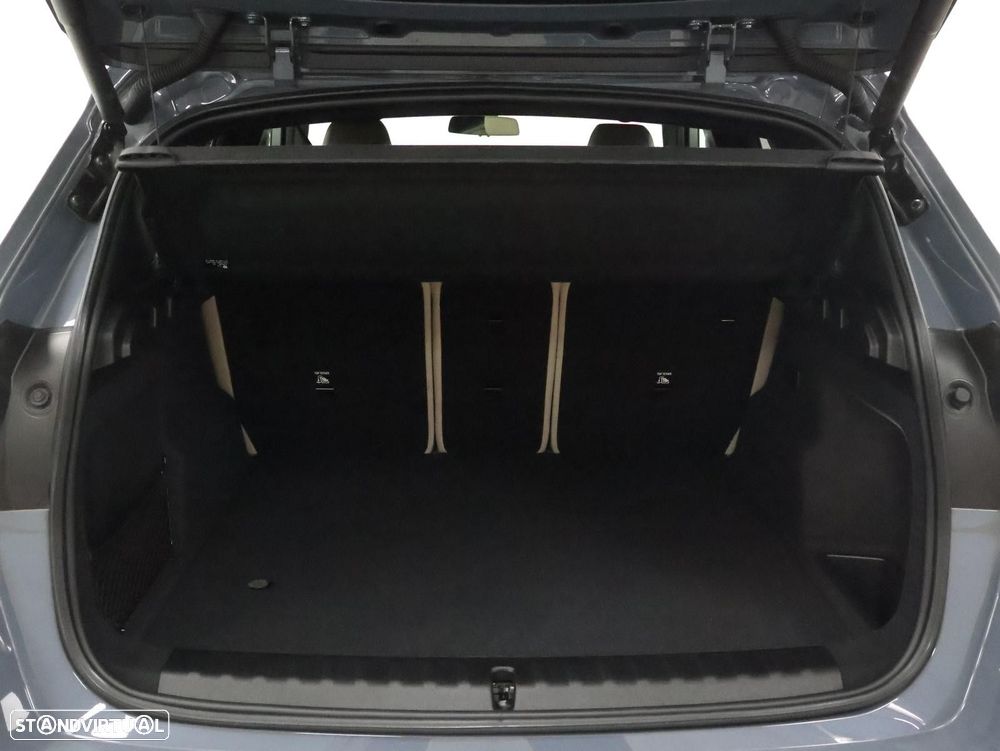 BMW iX1 eDrive20 Pack Desportivo M - 6
