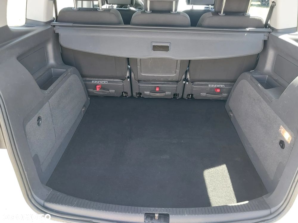 Volkswagen Touran 1.6 TDI DPF DSG Cup - 22