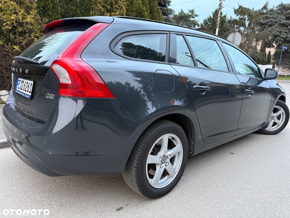 Volvo V60 D2 Momentum - 17