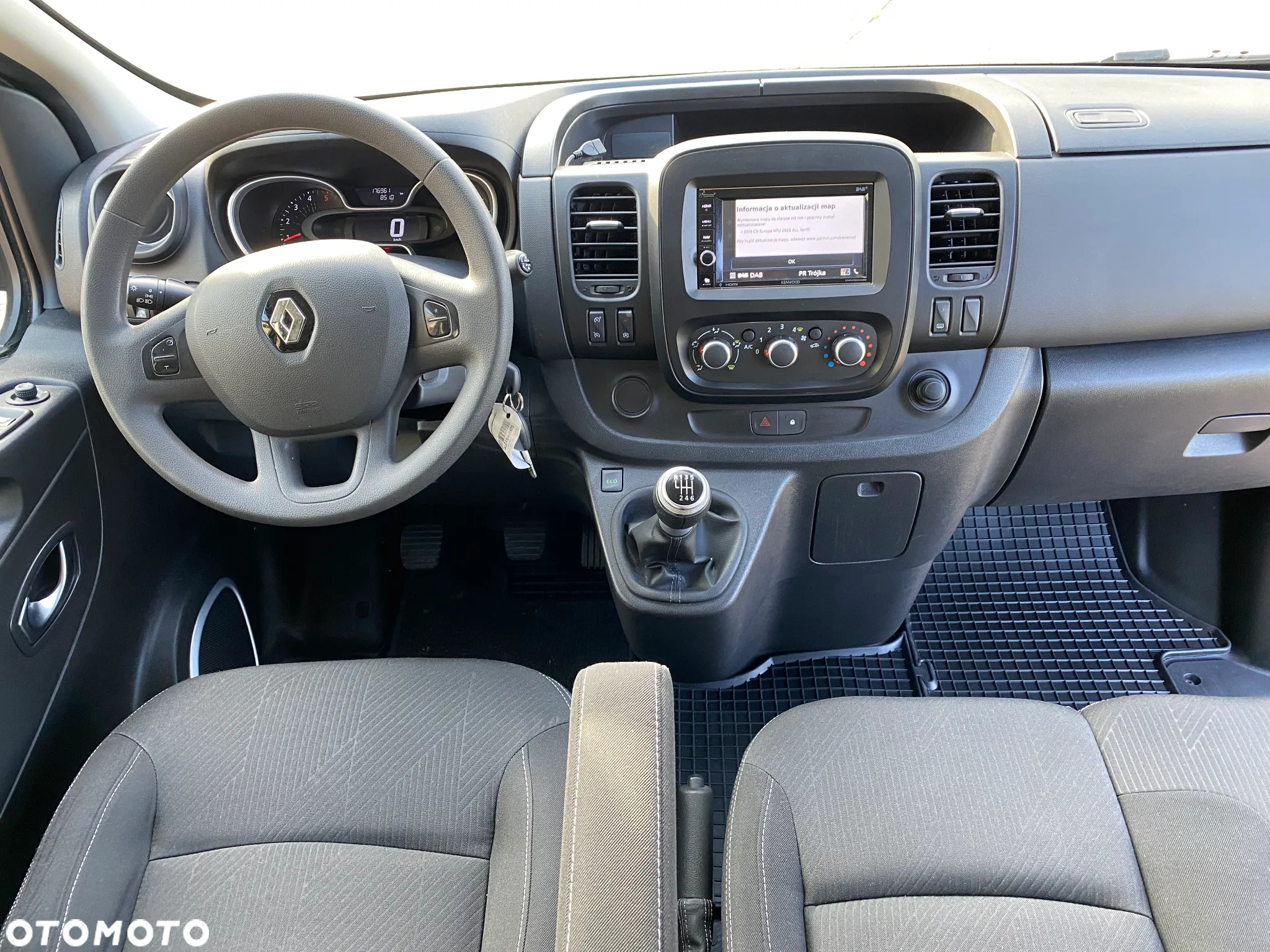 Renault Trafic 2.0 Doka 6 Osobowa Samochód Ciężarowy N1 Rejestracja 11.2021r - 24