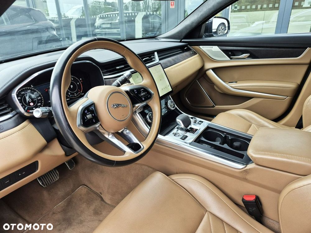 Jaguar XF - 22