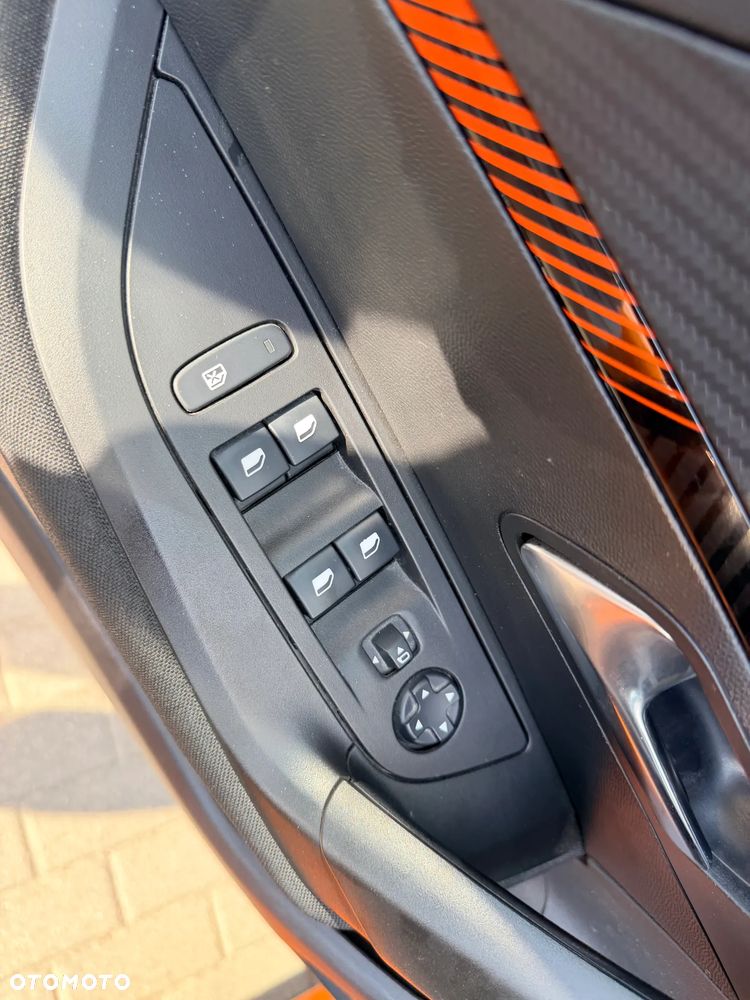 Peugeot 2008 PureTech 130 EAT8 Allure - 16