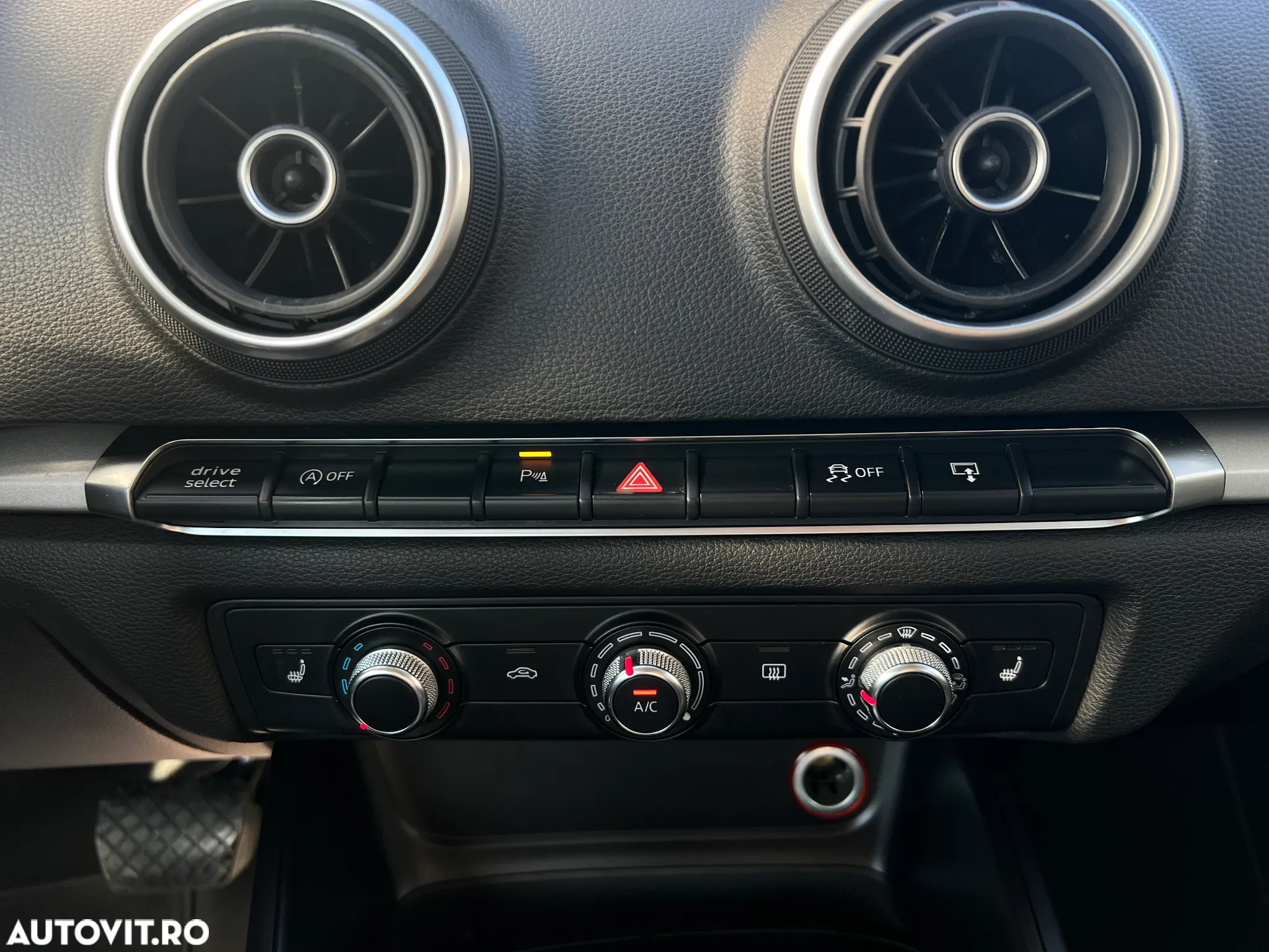 Audi A3 Sportback 1.6 TDI clean Stronic Ambiente - 13