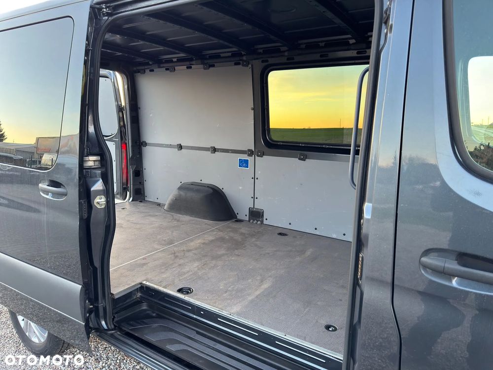 Mercedes-Benz SPRINTER - 10