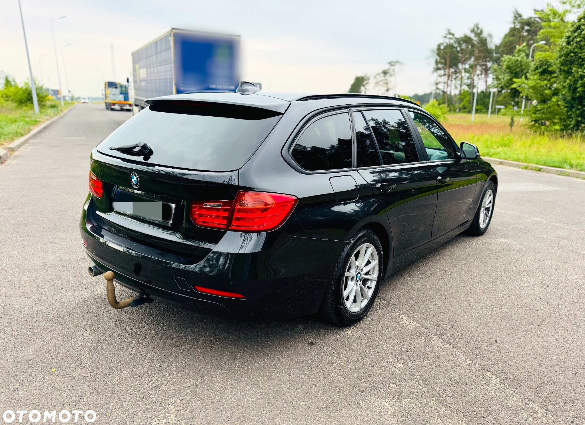 BMW Seria 3 318d xDrive Touring - 6