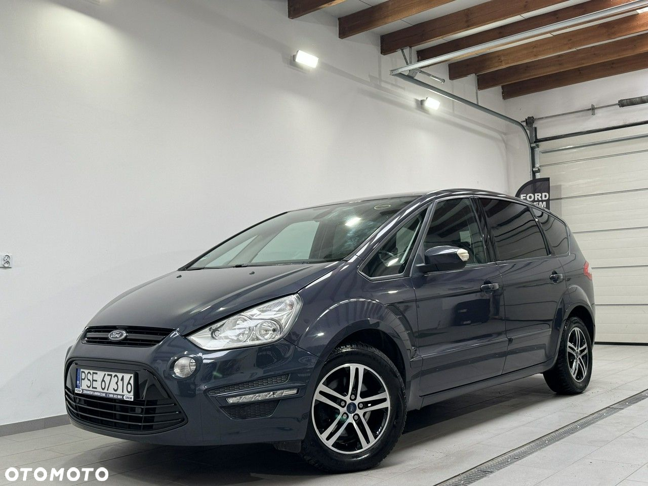 Ford S-Max - 12