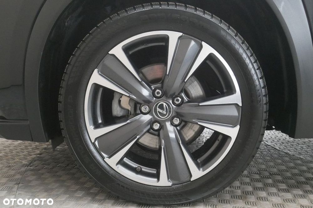 Lexus UX - 14