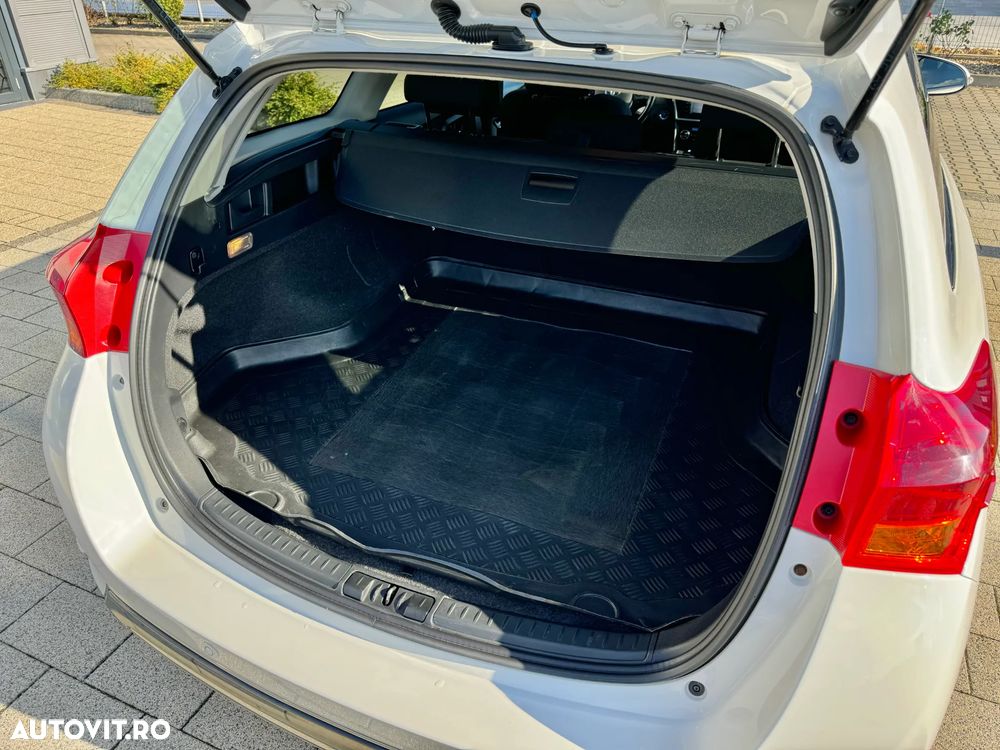 Toyota Auris 1.8 L VVT-i TS Hybrid Luna - 26