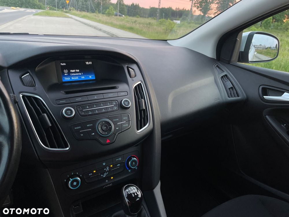 Ford Focus SW - 16