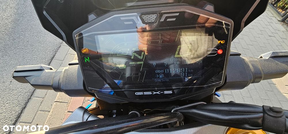 Suzuki GSX 1000 - 4