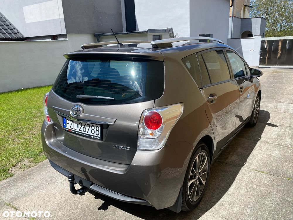 Toyota Verso 1.8 Prestige 7os - 4