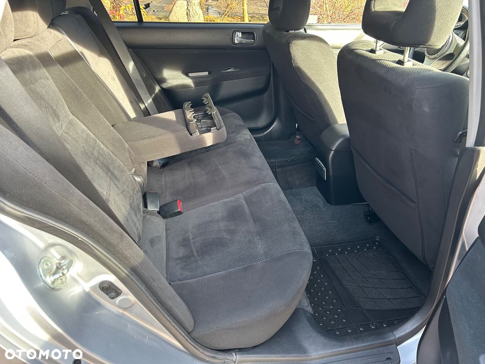 Mitsubishi Lancer 1.6 Sport - 28