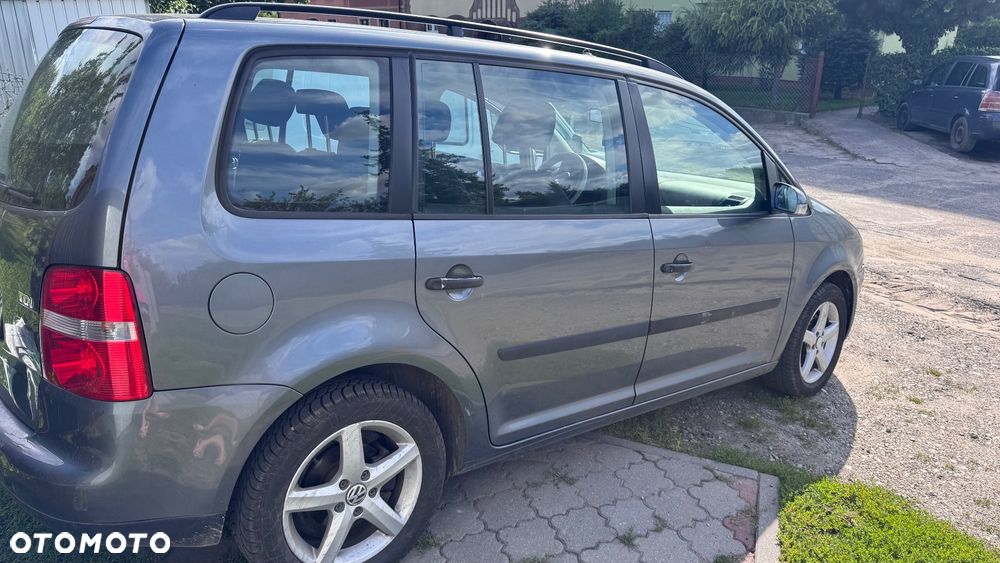 Volkswagen Touran 1.9 TDI Basis DSG - 1