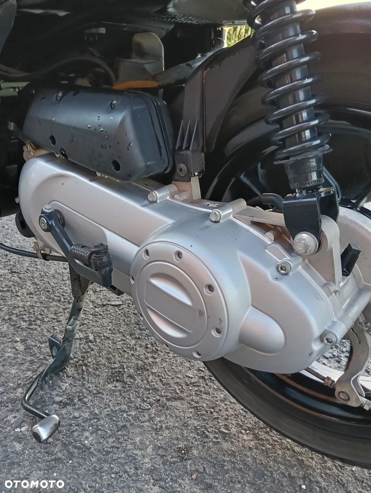 Aprilia SR - 12