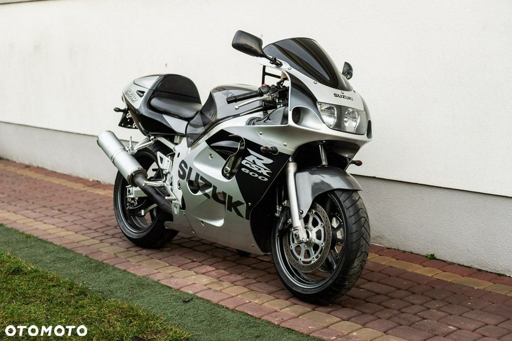 Suzuki GSX-R - 1