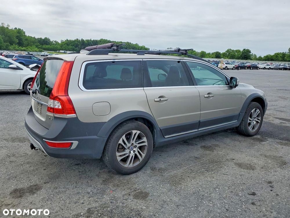 Volvo XC 70 - 4