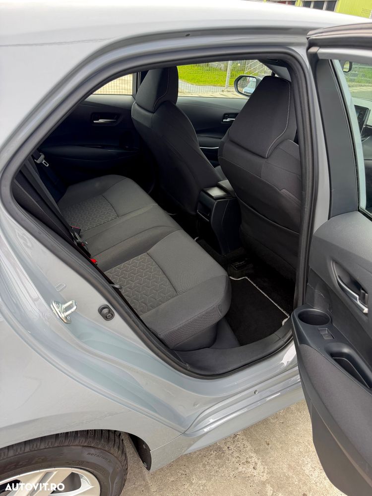 Toyota Corolla 1.8 Business Edition - 23