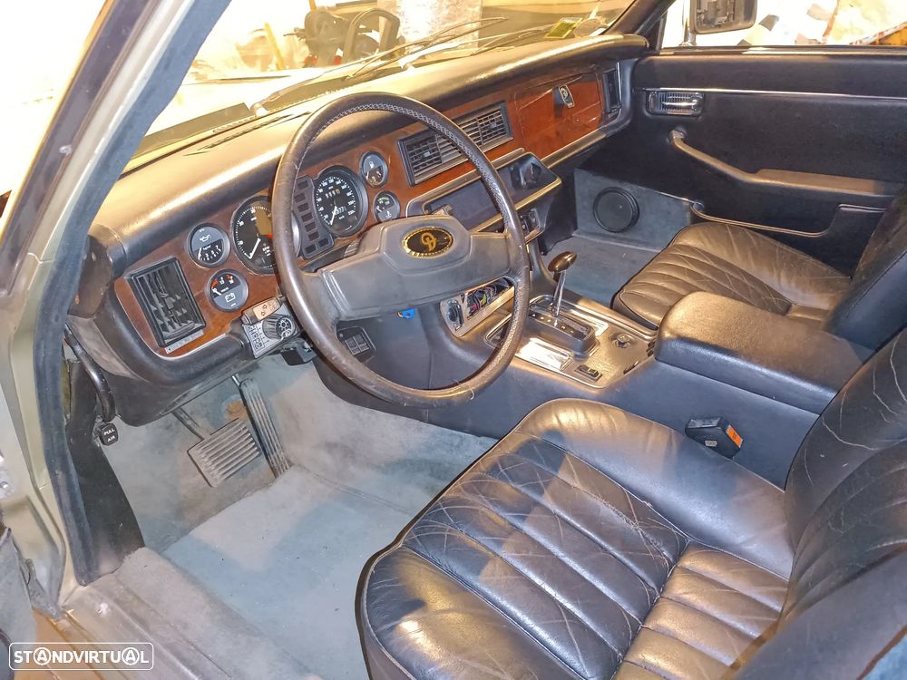 Daimler Sovereign - 13