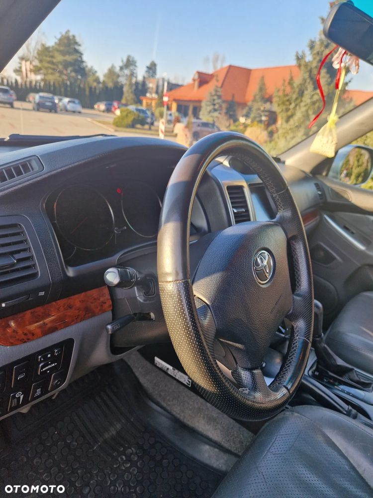 Toyota Land Cruiser - 31