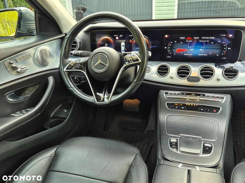 Mercedes-Benz Klasa E 200 4-Matic - 26