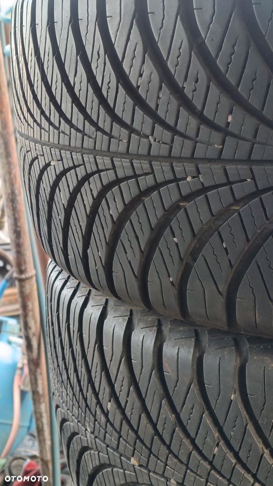 235.45.19 Goodyear Vector 4 season dot 2322  opony wielosezon