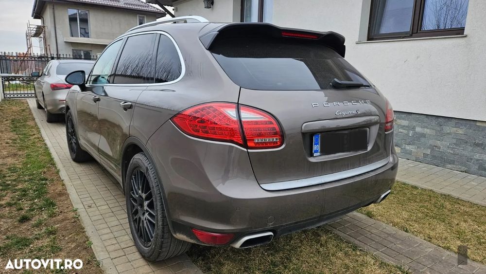 Porsche Cayenne - 2