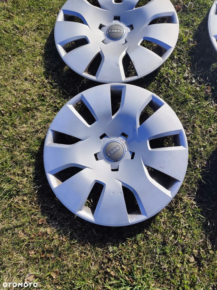 Kołpaki Audi A6 4szt 8K0601147 - 2