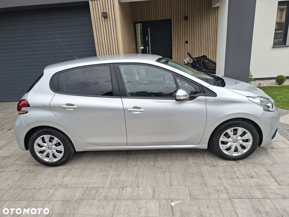 Peugeot 208 - 3