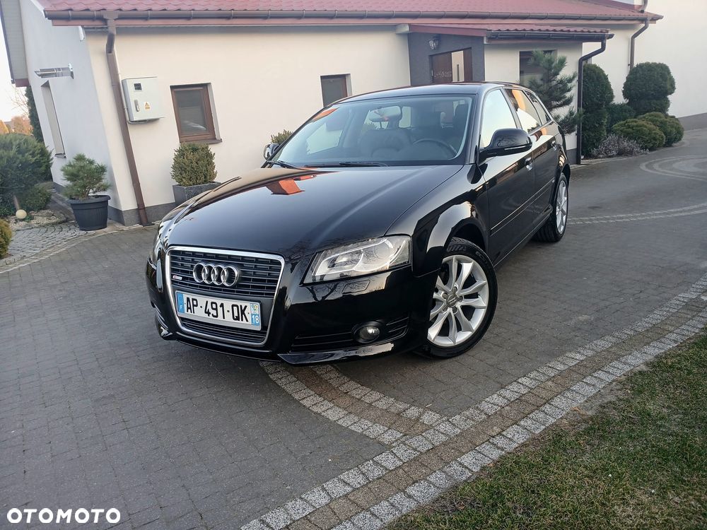 Audi A3 Sportback 1.6 TDI DPF S tronic S line Sportpaket - 6