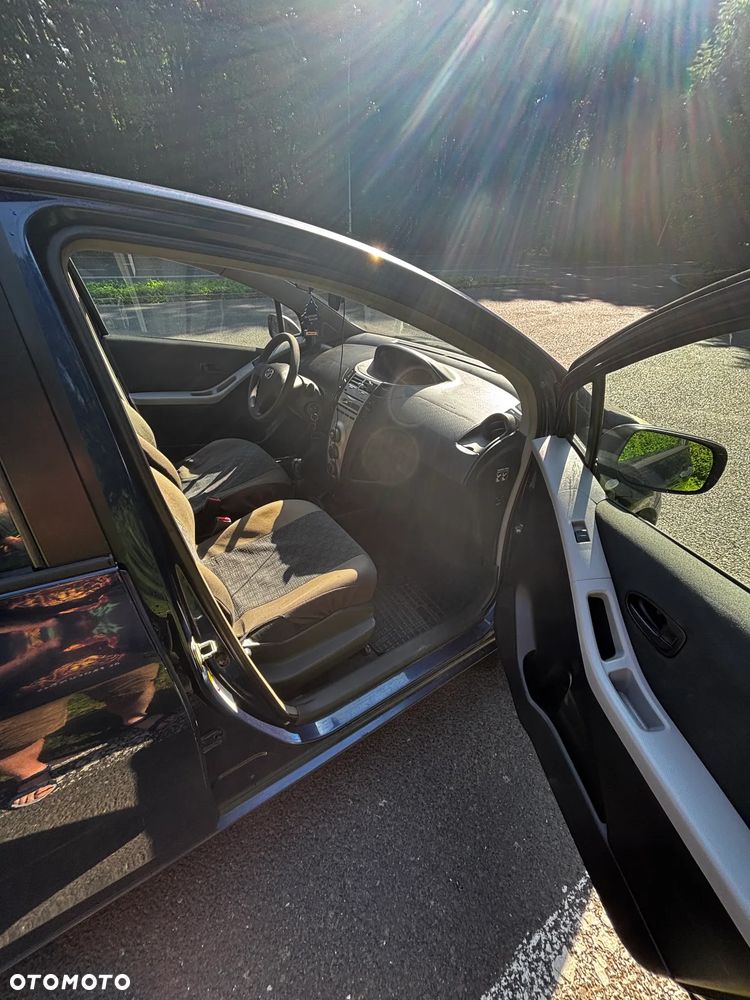 Toyota Yaris 1.0 Luna A/C - 12
