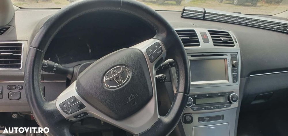Toyota Avensis 2.0 D-4D Executive - 16