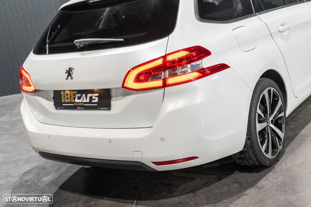 Peugeot 308 BlueHDi 130 EAT8 Allure - 52