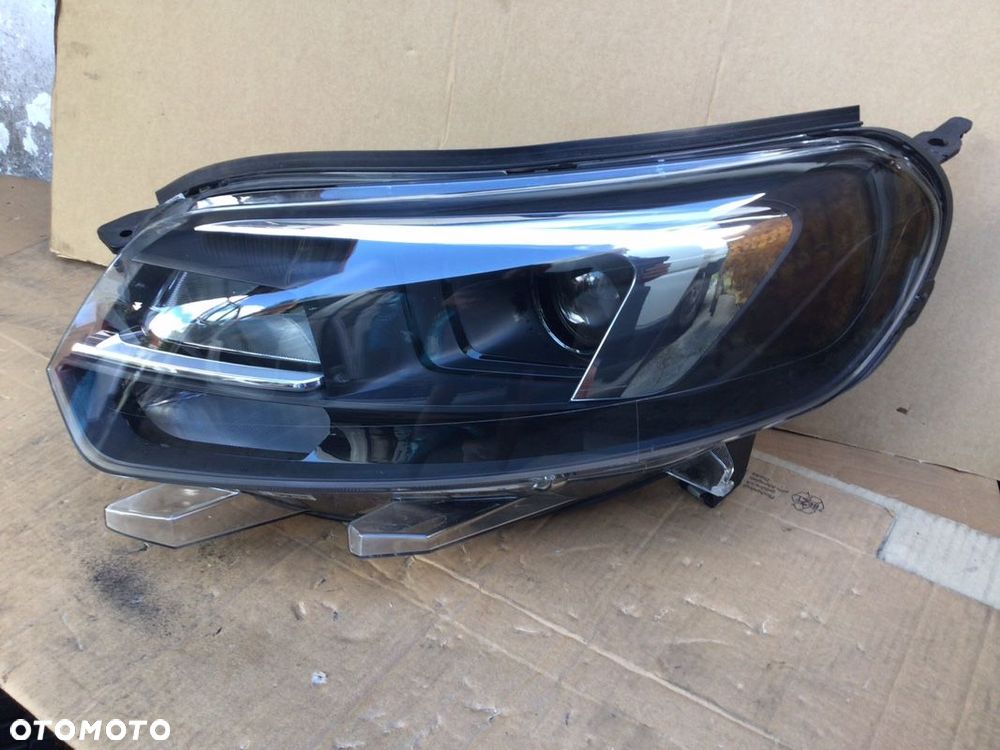 Lampa przednia lewa Opel Zafira D Vivaro C expert proace jumpy xenon - 2