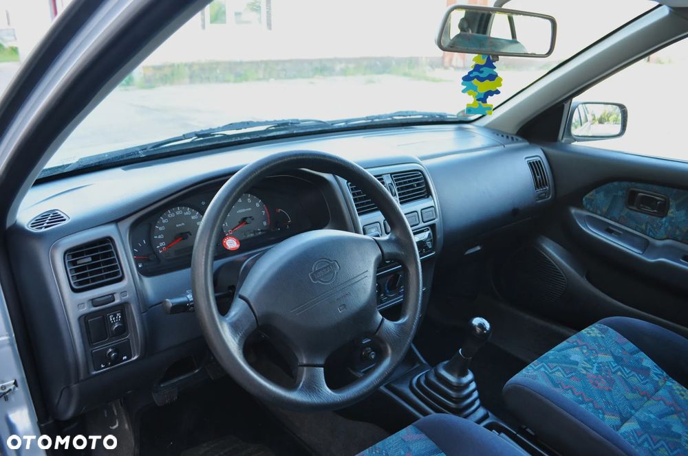 Nissan Almera - 12