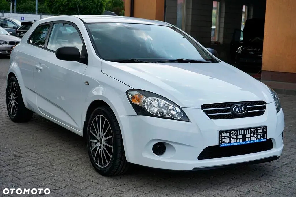 Kia Ceed - 13