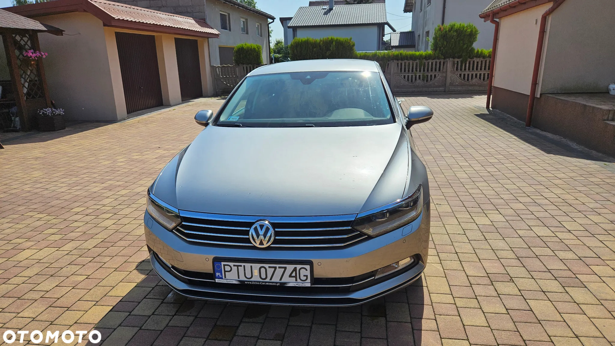 Volkswagen Passat - 4