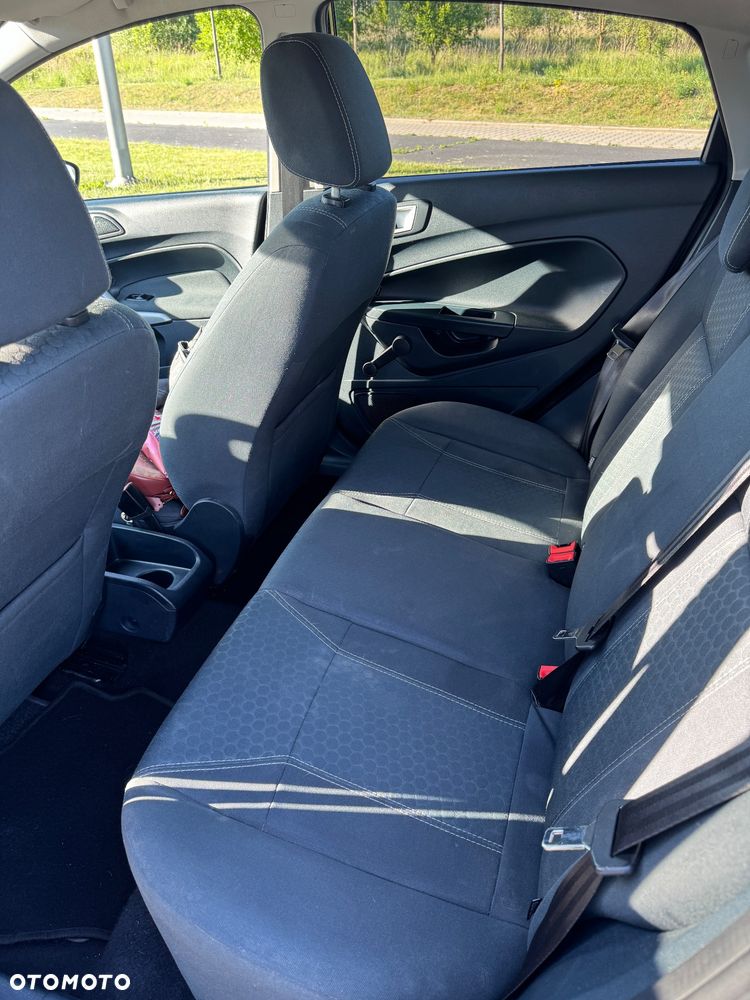 Ford Fiesta 1.6 TDCi DPF Titanium - 11